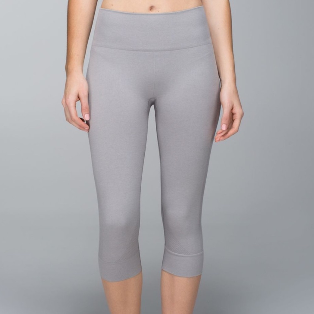 Lululemon Seamlessly Street Crop